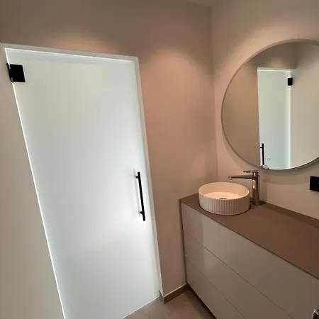 Luxurious With Feet In The Sea & * Ostende